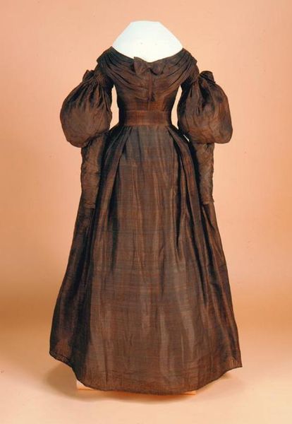 Dress: ca. 1836, cotton/silk changeable fabric, armscye and sleeve seams are piped, the skirt and s…