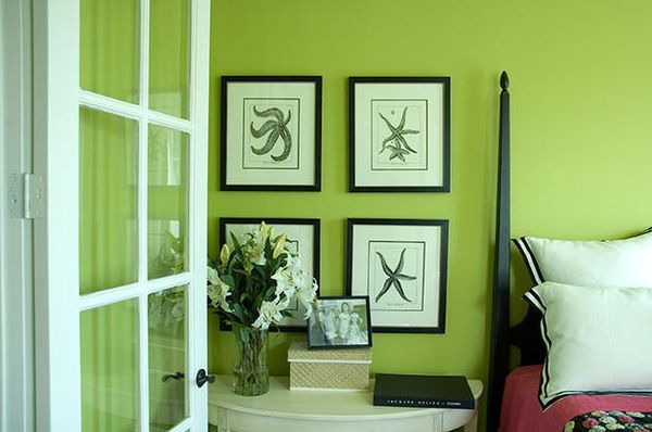 Beautiful Black & White Frames --> http://www.hgtv.com/decorating/beautiful-black-and-white-fram…