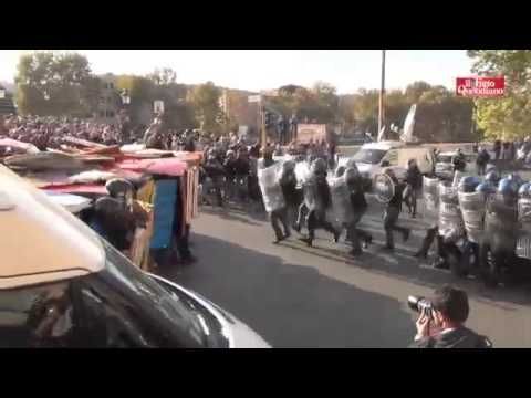 Scontri Manifestanti Polizia - Roma lungotevere - 14 Novembre 2012 (Sinagoga) 14/11/12