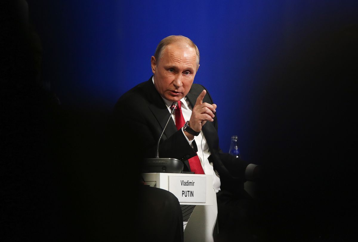 Vladimir Putin Is Getting Interested in Bitcoin's Biggest Rival - Bloomberg