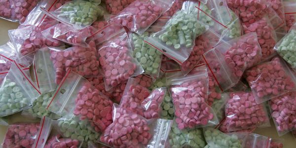 La MDMA, la « drogue de l’amour », fait son retour en Europe