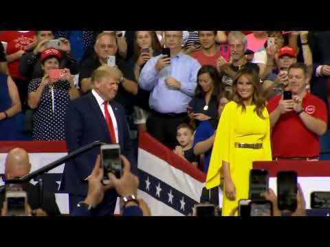 Donald Trump Entrance "God Bless the USA"