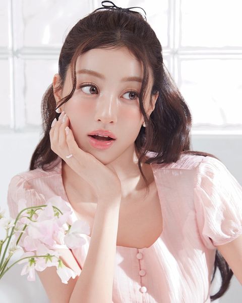 jihyo on X: "she’s such a princess https://t.co/QFxctdCZSo" / X