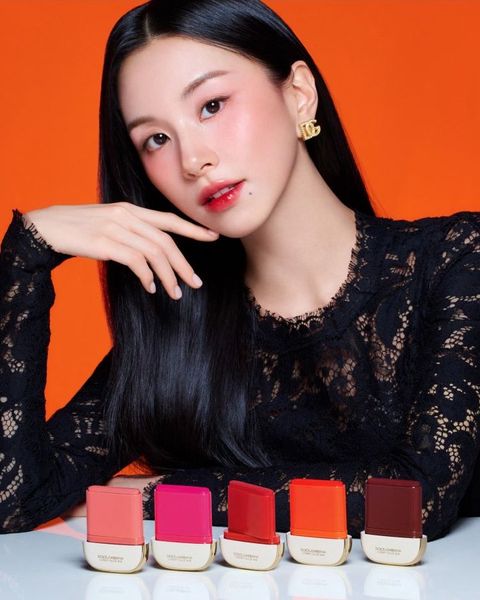 julie on X: "TWICE's CHAEYOUNG is the newest Ambassador of Dolce and Gabbana Beauty. https://t.co/C…